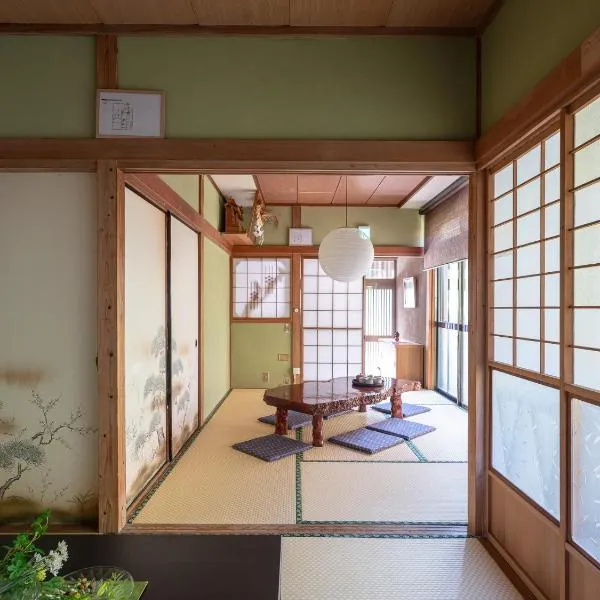 Private Lodge 春夏秋冬 -SHIKI-，位于涩川市的酒店