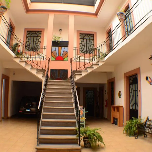 Hotel del Capitán de Puebla - Vitrales，位于普埃布拉的酒店