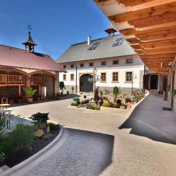 Svatojakubský pivovar，位于Hluboké的酒店