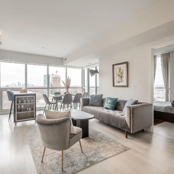 Panoramic view Condo 2 BR 2 BA Free parking，位于多伦多的酒店