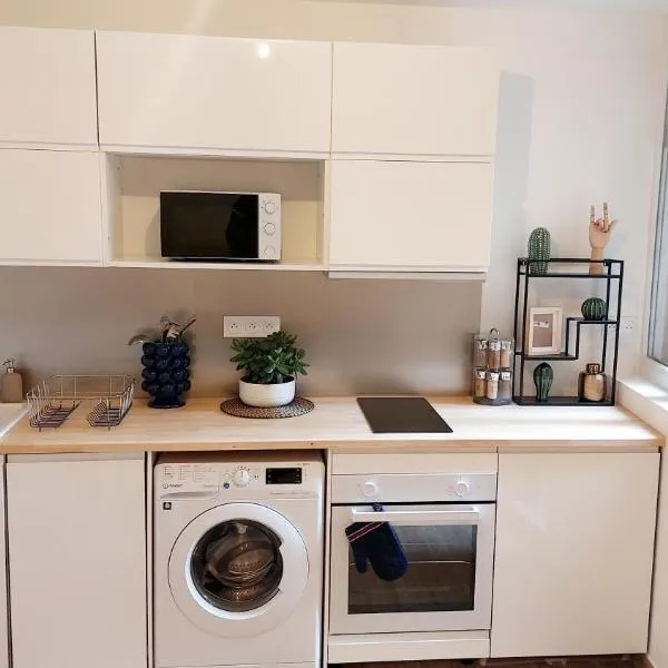 Studio MAREVA，位于卡瓦永的酒店