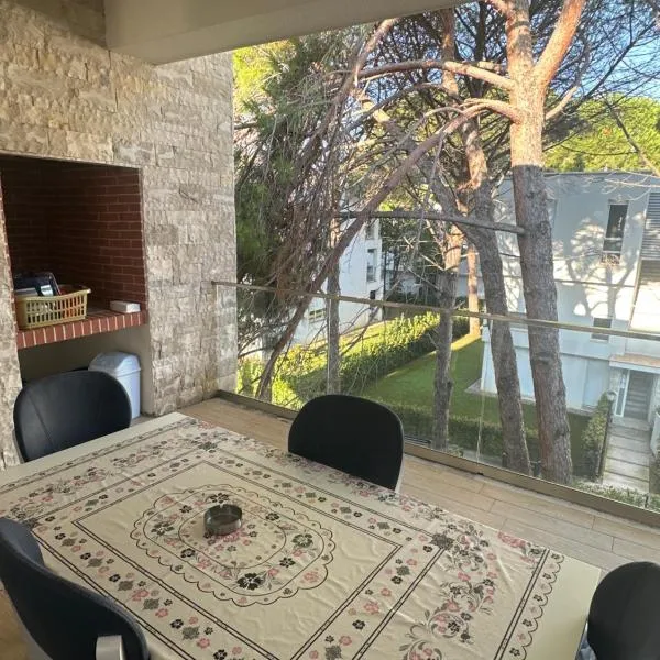 San Pietro Apartment- Gjiri i Lalezit，位于Lalzit Bay的酒店