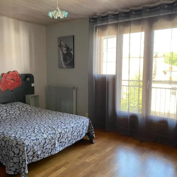Chez Doukine, Appartement avec balcon à Chouzelot，位于Chouzelot的酒店
