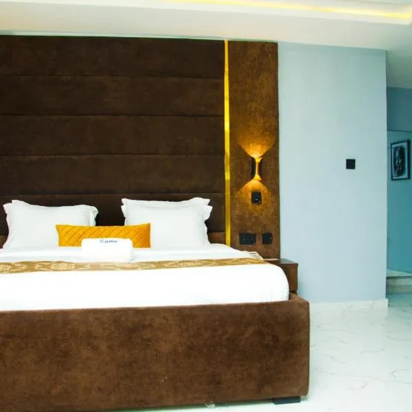 El-Nido Hotel by Kdove，位于Omole的酒店