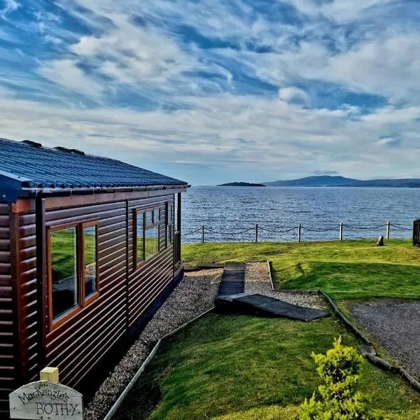 MacKenzies Bothy - SeaFront Cabin，位于布罗德福德的酒店