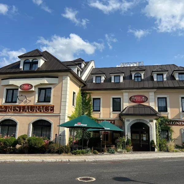 波希米亚精华酒店，位于奥赫热河畔克拉什泰莱茨的酒店