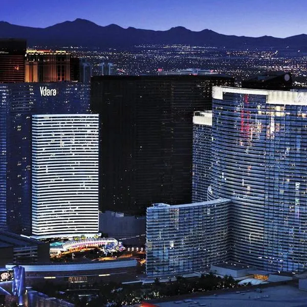 Vdara Studio Suite 011 Pool View FREE VALET Parking，位于拉斯维加斯的酒店