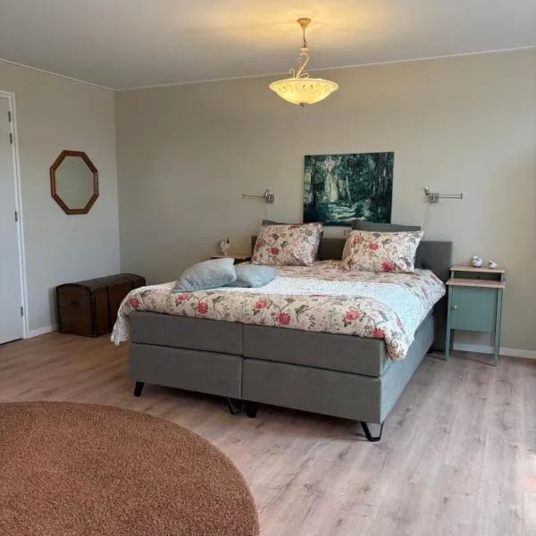 KorenGastvrij，位于Noordbroek的酒店