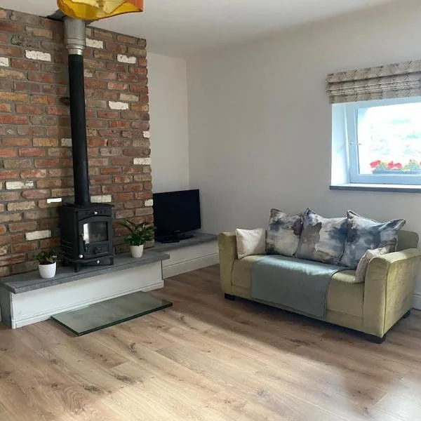 Restored Cottage in Cobh，位于科克的酒店