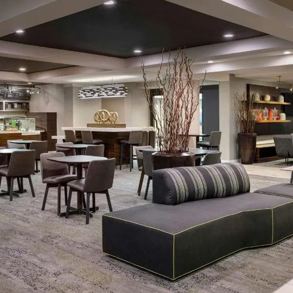 圣路易斯机场/地球城万怡酒店，位于布里奇顿的酒店