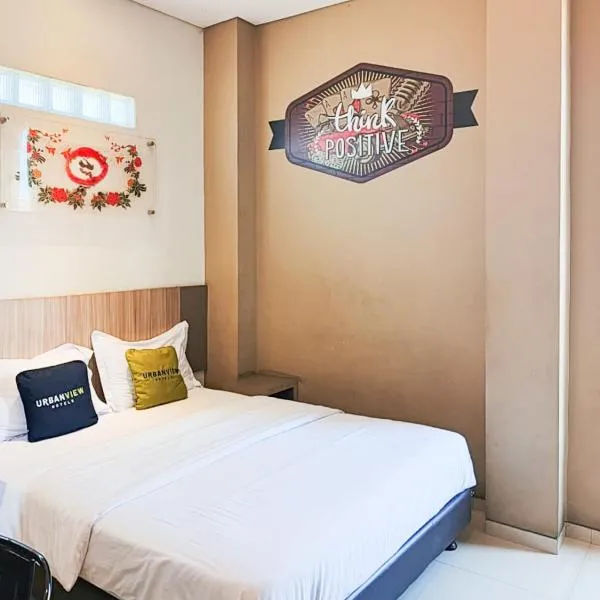 Urbanview Hotel Syariah Graha 8 Bubutan Surabaya，位于泗水的酒店