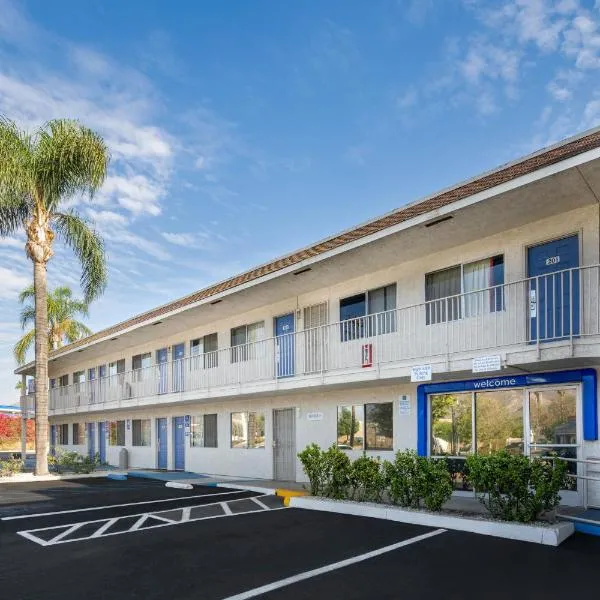 Motel 6 Jurupa Valley CA Riverside West,位于Sunnyslope的酒店