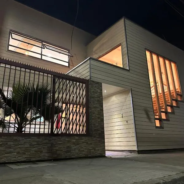RESIDENCIAL VICTORIA SAID DELUXE，位于利纳雷斯的酒店