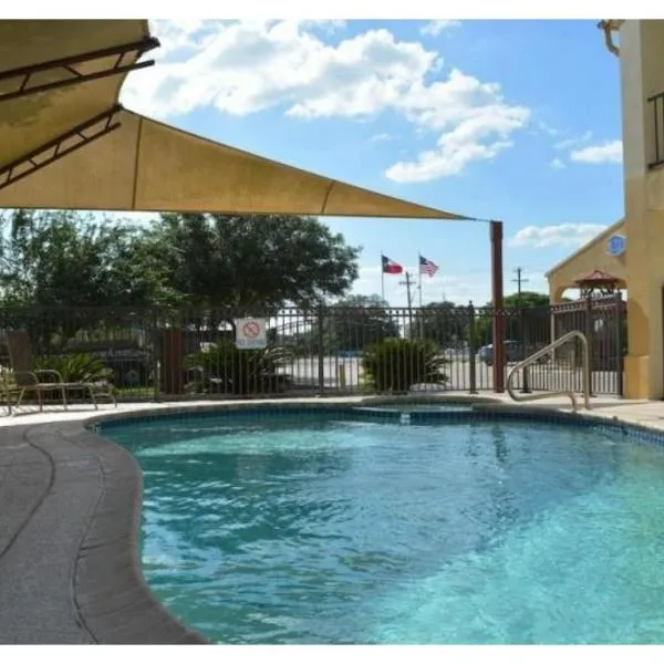 Hotel O Executive Inn & Suites Cuero Hwy 87，位于Cuero的酒店