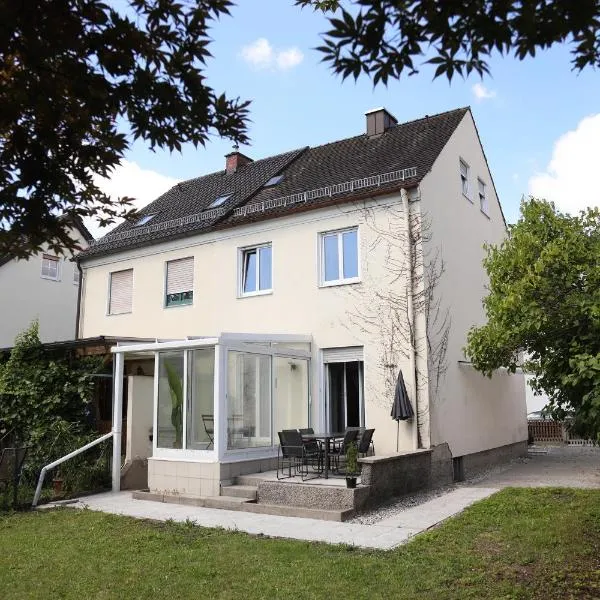 Ferienglück Rosenheim，位于罗森海姆的酒店