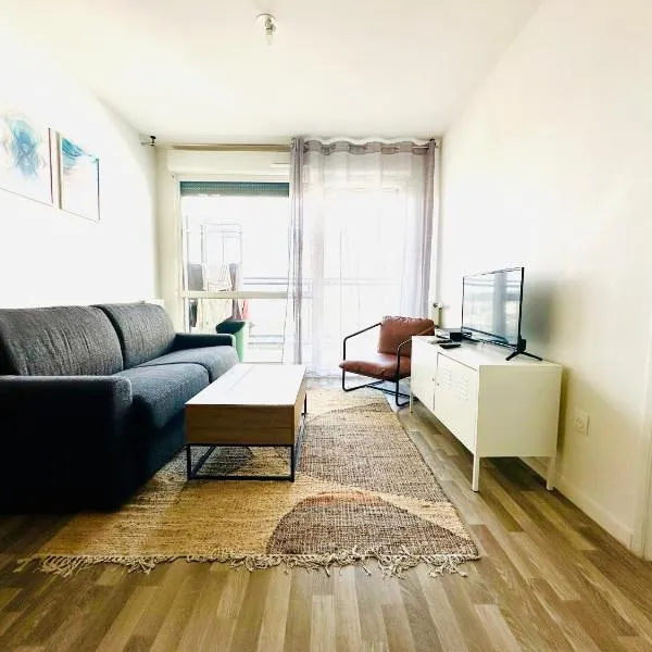 Agréable 2 pièces avec balcon et Parking transports by immo kit bnb，位于萨塞勒的酒店