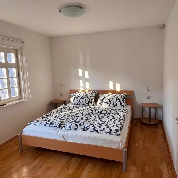 Voll ausgestattetes Apartment direkt in der City，位于赫伦贝格的酒店