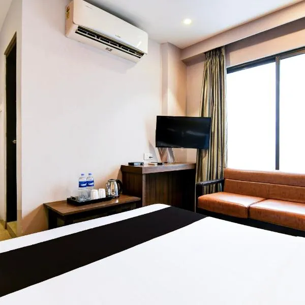 Super Hotel O Tagore Park Laskarhat formerly Shankar Guest House，位于加尔各答的酒店