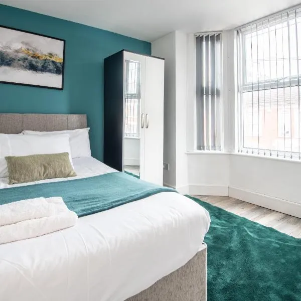 Spacious 2Bed Apartment, Near City Centre, Sleeps 4 with Parking，位于考文垂的酒店