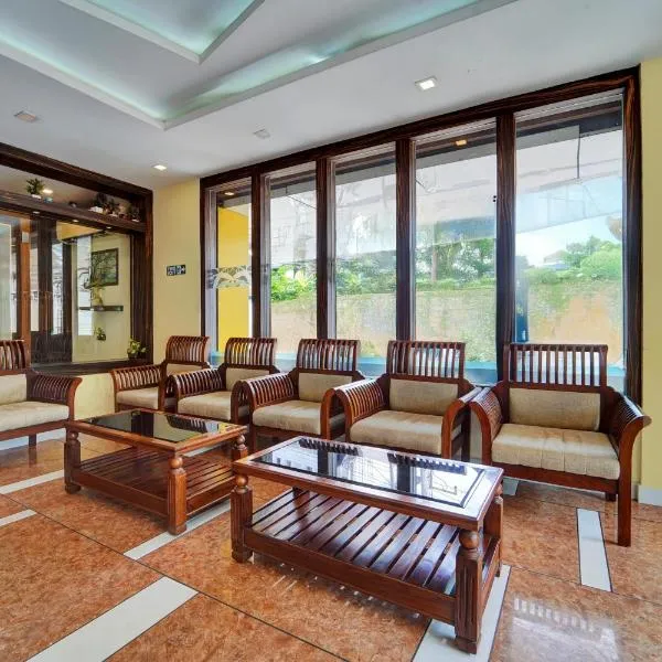 Super Townhouse Ernakulam North，位于埃尔讷古勒姆的酒店