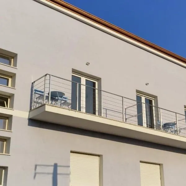 Guest House Pesce Celeste，位于斯廷蒂诺的酒店