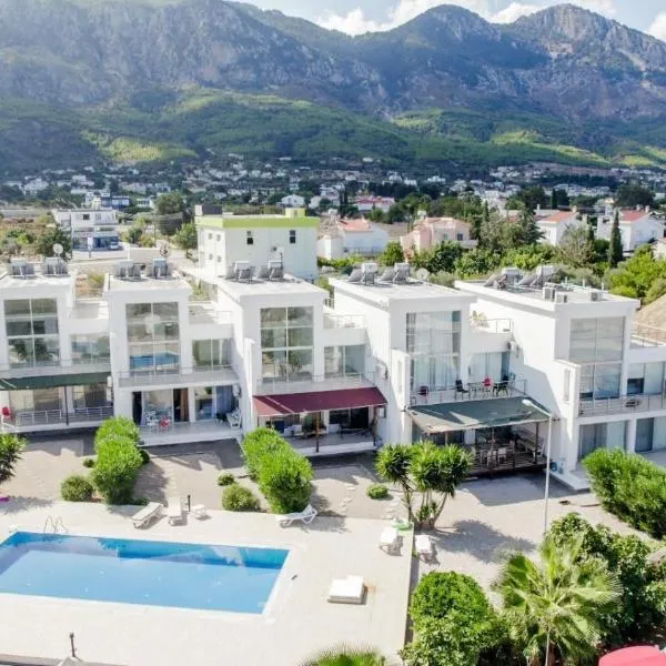 Spacious Sanctuary Cove B5 duplex with Sea View in Kyrenia Girne，位于北尼科西亚的酒店