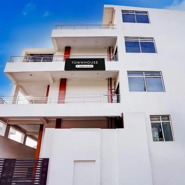Super Townhouse Faizabad Road Opp BBD University，位于勒克瑙的酒店