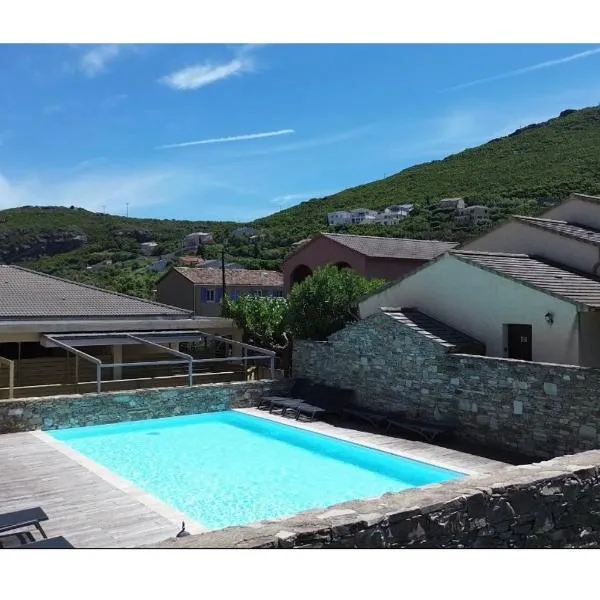 Soleil, Piscine, Parking et Bienvenue à Sisco，位于Sisco的酒店