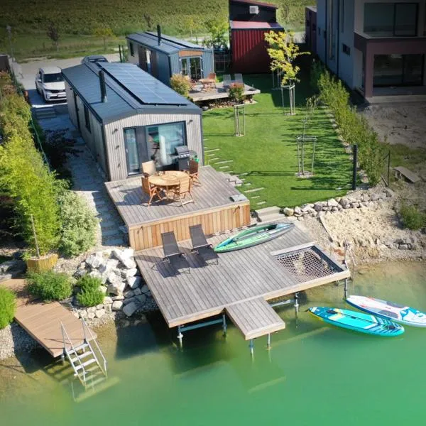 Kolokemp pri súkromnom jazere Boldog，位于塞内奇的酒店