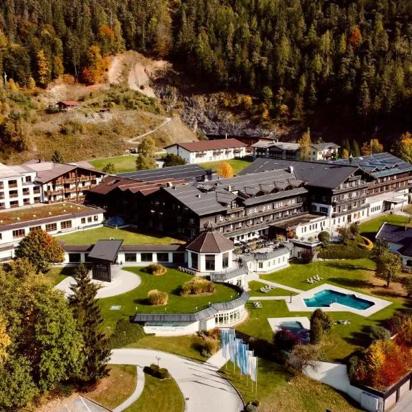 Hotel Gut Brandlhof，位于萨菲登安斯泰内嫩米尔的酒店