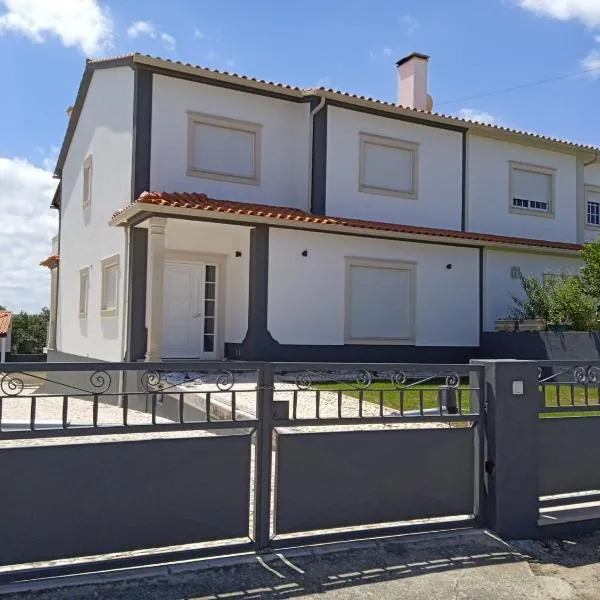 House in Alcobaça，位于阿尔科巴萨的酒店