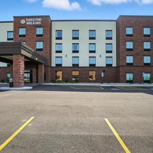 Cobblestone Hotel & Suites - Bellefontaine，位于Bellefontaine的酒店