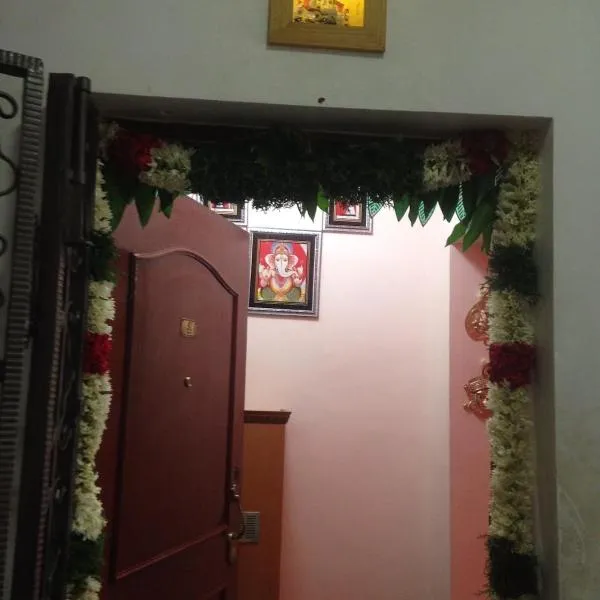 Cozy 3BHK - Heart of Vadapalani in Gated Community，位于钦奈的酒店