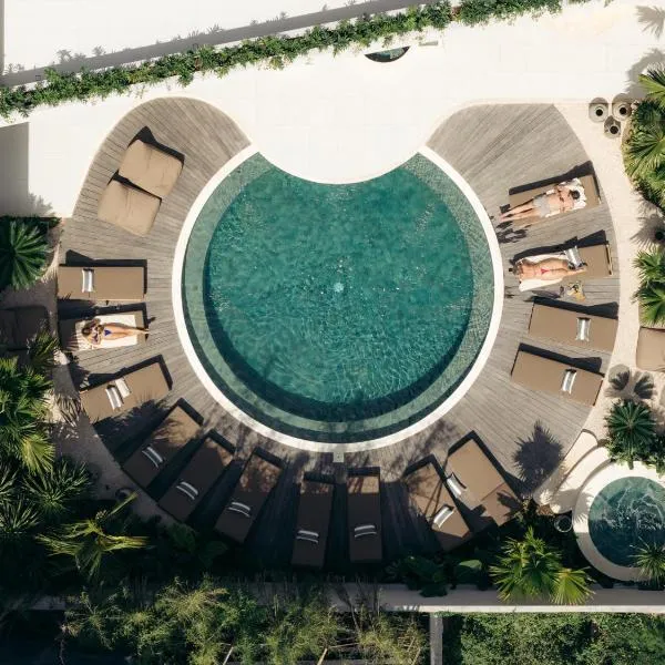 Mira Hotel and Recovery，位于Bingin Beach的酒店