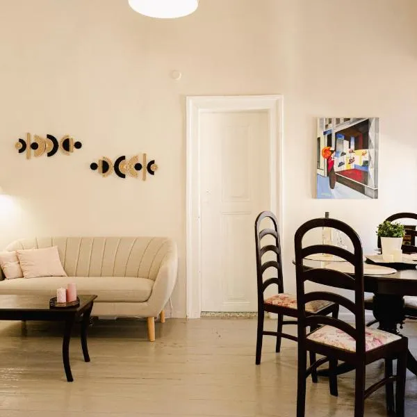 Old Town Charm，位于纳夫普利翁的酒店