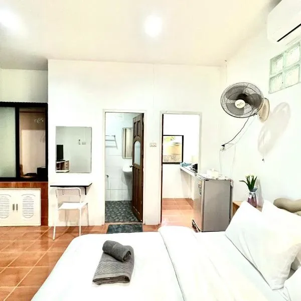 Alina cottage，位于奈扬海滩的酒店