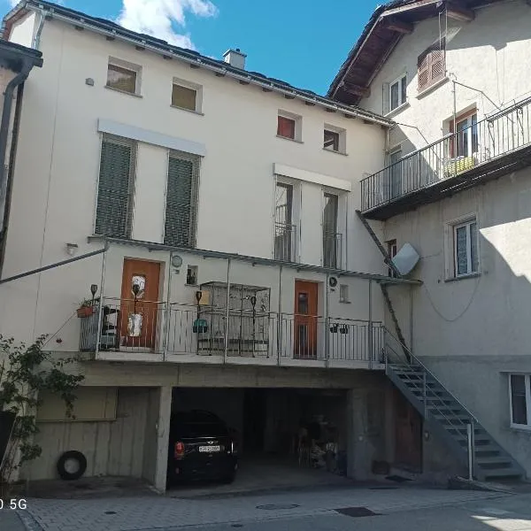 Poschiavo centro，位于波斯基亚沃的酒店