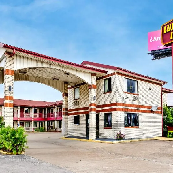 Hotel O Luxury Inn Channelview Baytown I-10，位于钱诺夫的酒店