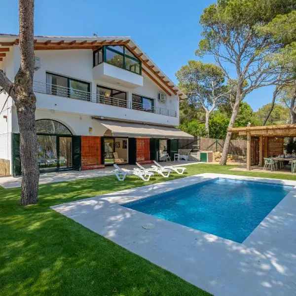 Villa Can Reig Tamariu, next to the beach，位于塔马留的酒店