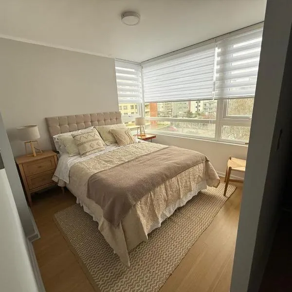 Departamento con excelente ubicación a pasos de av Alemania a 2 cuadras de mall portal Temuco，位于特木科的酒店