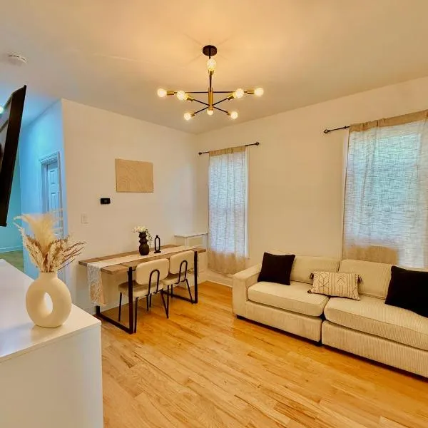 Spacious 3BR Apartment - 12min Newark Airport -Near NYC & Malls，位于纽瓦克的酒店