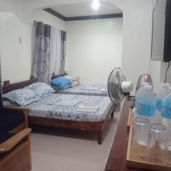 Balai Mariacaria Pension House，位于Guindulman的酒店