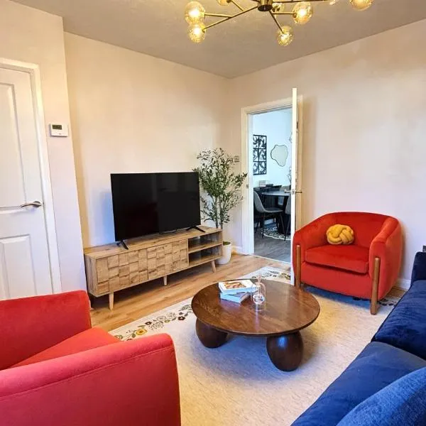 EliteunseenSuites 2 Bedroom Beautiful Semi Detached House - Private Parking，位于考文垂的酒店