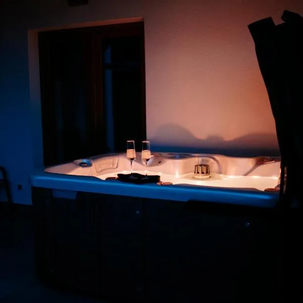 Aura Wellness Apartment，位于维尔布诺波德普拉德代姆的酒店