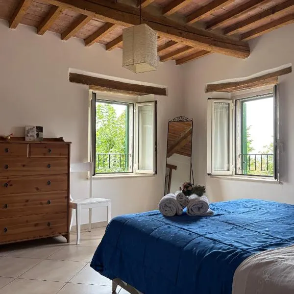 Foxes house，位于Monte Fabbri的酒店