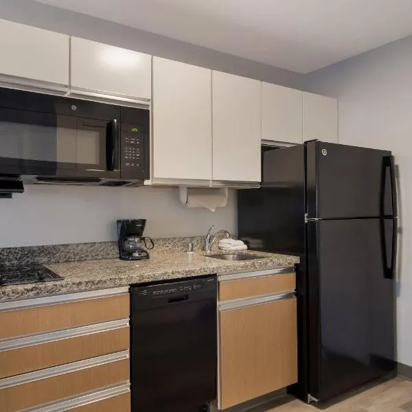 MainStay Suites Raleigh - Cary，位于罗利的酒店