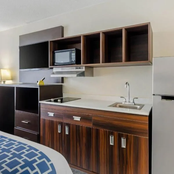 Suburban Studios Verona - Staunton North，位于斯汤顿的酒店