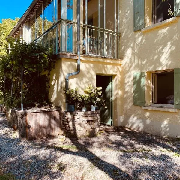 Magnifique maison dans un écrin de verdure - Idéal séjour en famille ou amis，位于Lachau的酒店