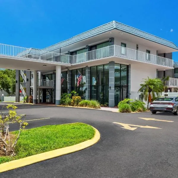 特罗皮卡那品质套房酒店，位于圣彼得堡的酒店