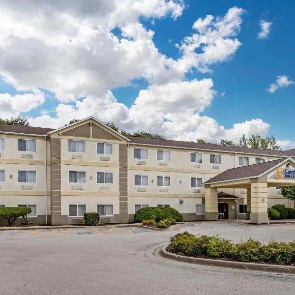 Comfort Inn & Suites East Moline near I-80，位于East Moline的酒店